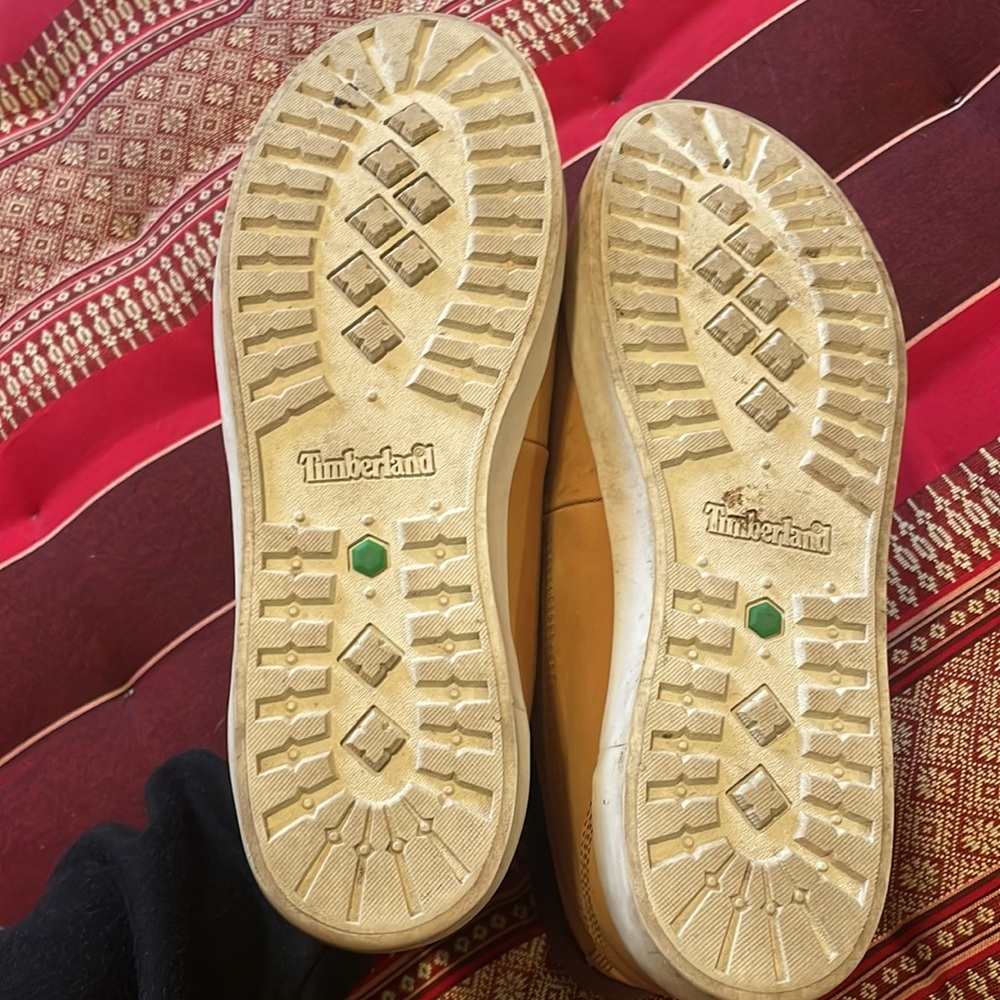 Timberlands size 7.5 - Picture 2 of 4